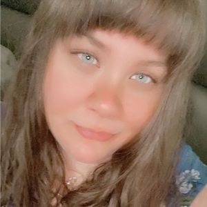 Meet your Posher, Mirrissa